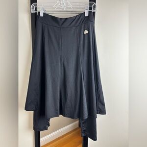 Snoga Athletics Black flared a-line Midi Skirt with princess seam panels